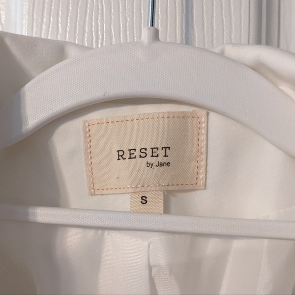 Like-New Reset by Jane Classic White Oversized Button Front Dad Blazer Size S - Picture 2 of 9